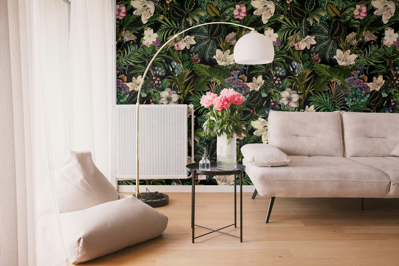 Botanical floral wallpaper with layered flower details, bringing a soft, nature-driven atmosphere indoors