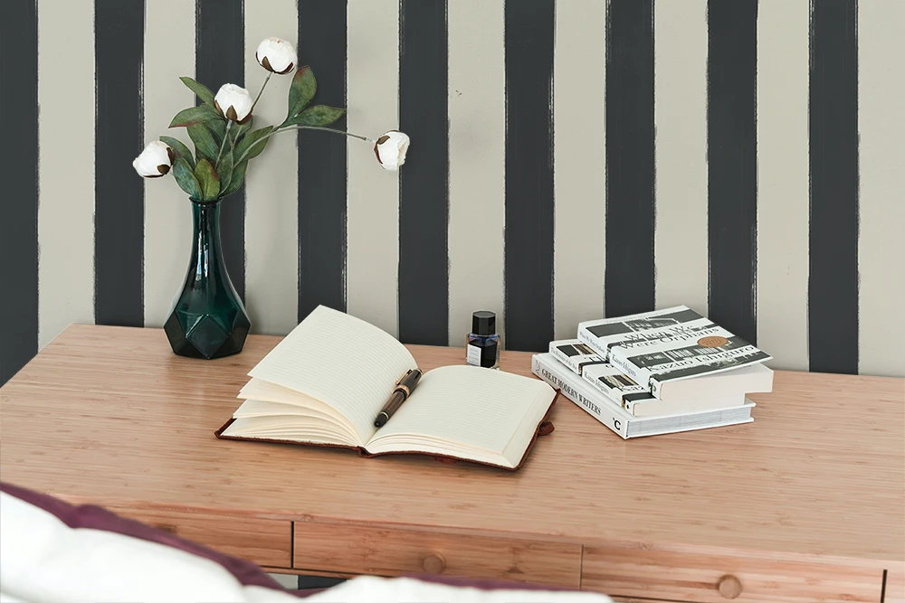Brush Stripe: Charcoal